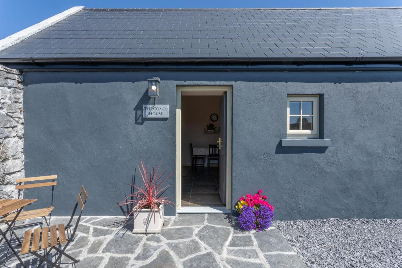 Coach House Cottage On The Shores Of Lough Corrib Galway Exterior photo